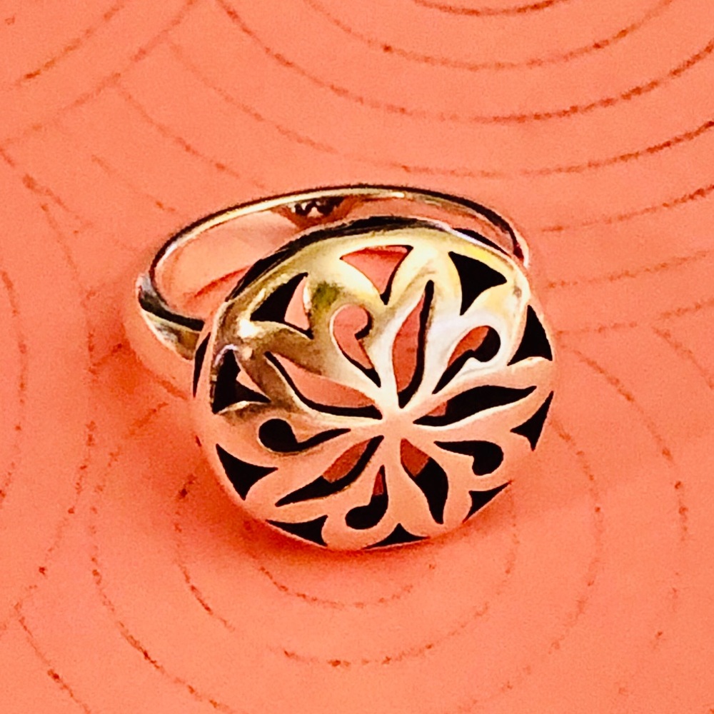 James Avery Sundrop Flower ring